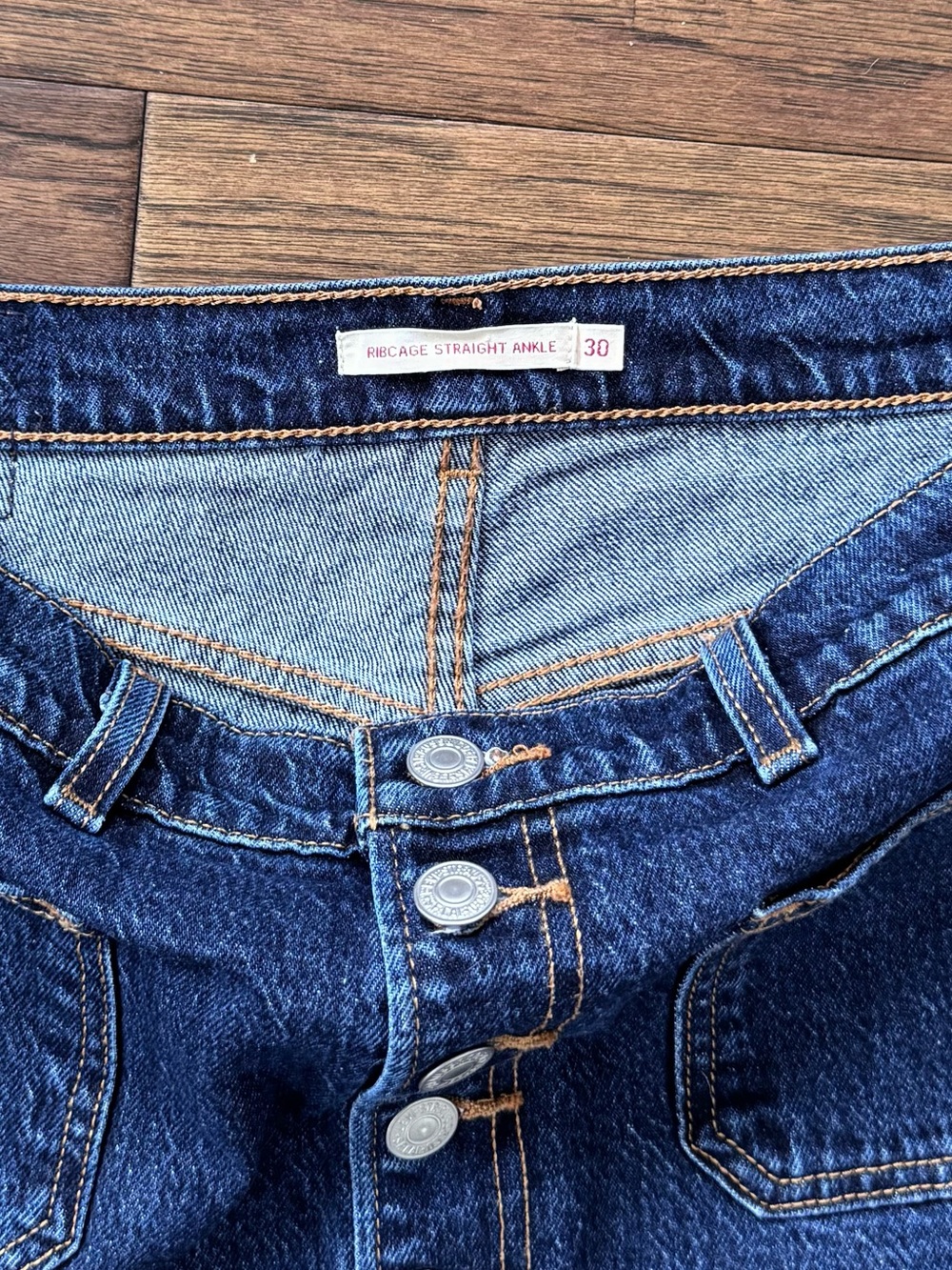 EUC Levis Ribcage Straight Patch Pocket Women's Jeans Size 30 Dark Wash - Picture 5 of 11